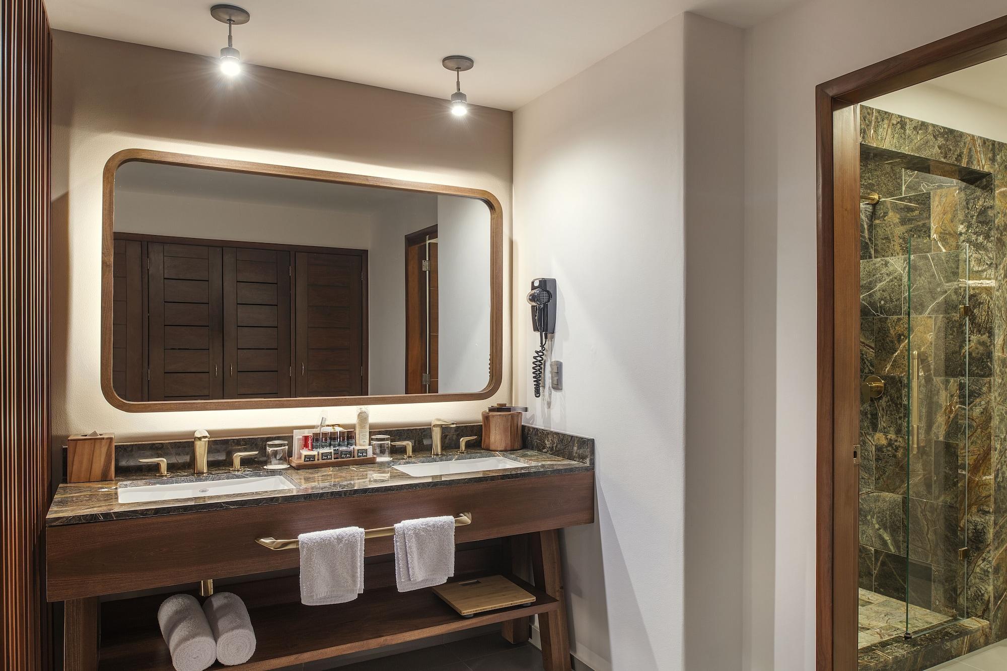 פוארטו מורלוס A Private Junior Suite At The All-Inclusive, Ventus At Marina El Cid Spa & Beach (Adults Only) מראה חיצוני תמונה